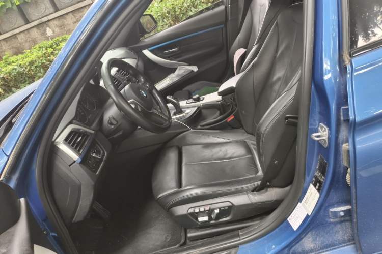 Used BMW 3 Series 2018 320i M Sport Package Left Front Seat