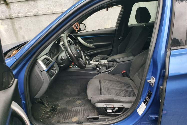 Used BMW 3 Series 2018 320i M Sport Package Left Front Seat