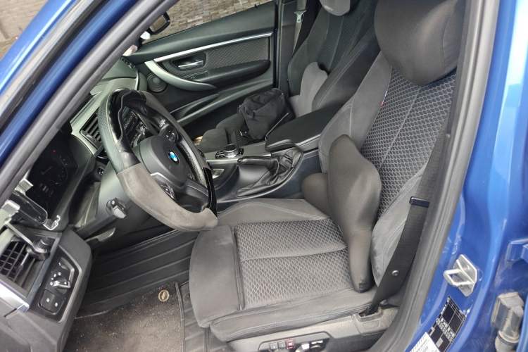 Used BMW 3 Series 2018 320i M Sport Night Edition Left Front Seat