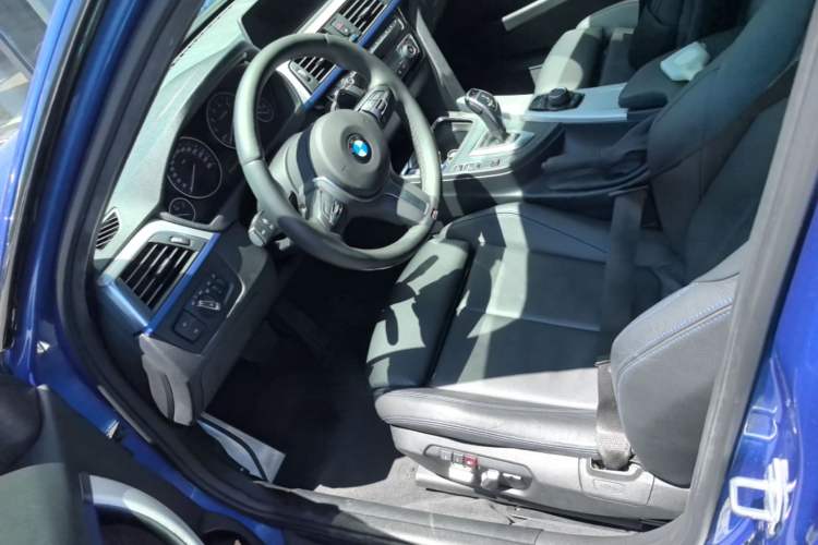 Used BMW 3 Series 2018 320i M Sport Package Left Front Seat