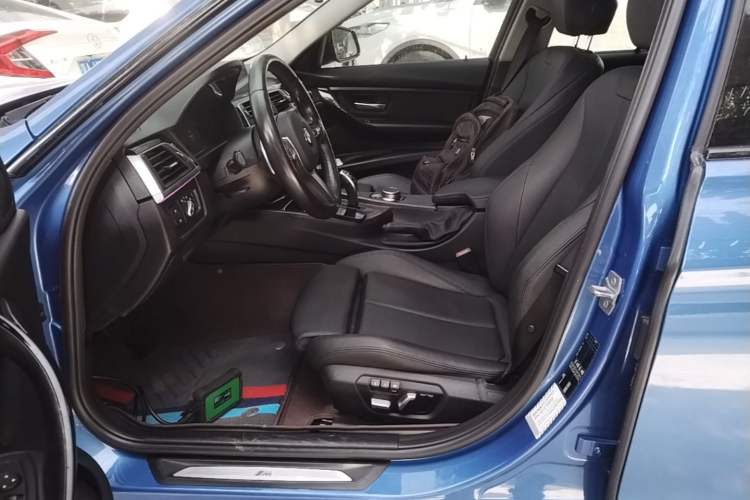 Used BMW 3 Series 2018 320Li Leading Model M Sport Package Left Front Seat