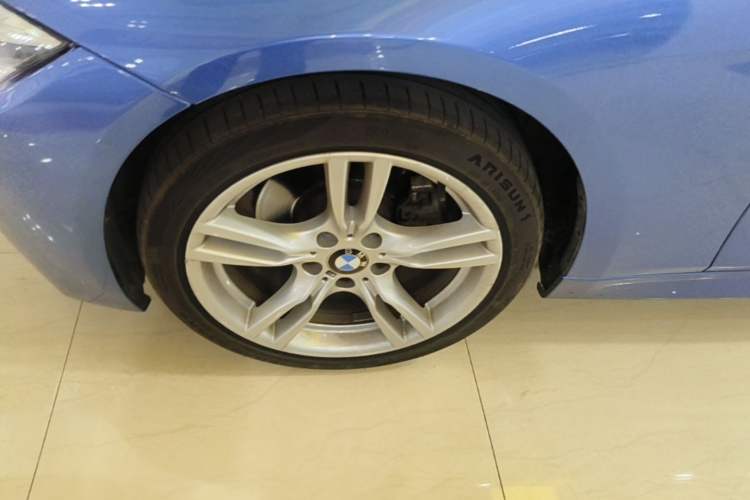 Used BMW 3 Series 2018 320i M Sport Package Left Front Wheel Hub