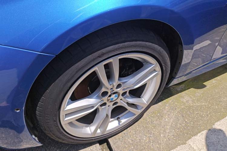 Used BMW 3 Series 2018 320i M Sport Night Edition Left Front Wheel Hub