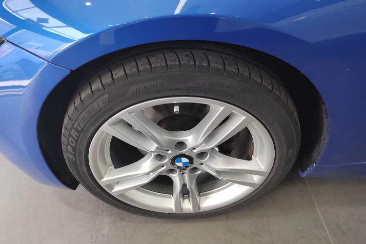 Used BMW 3 Series 2018 320Li Leading Model M Sport Package Left Front Wheel Hub