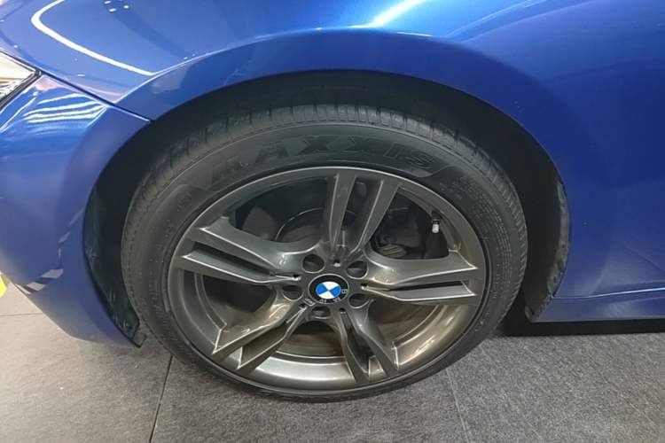 Used BMW 3 Series 2018 320i M Sport Package Left Front Wheel Hub