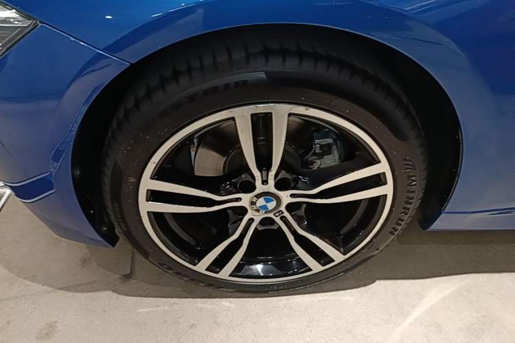 Used BMW 3 Series 2018 320i M Sport Package Left Front Wheel Hub