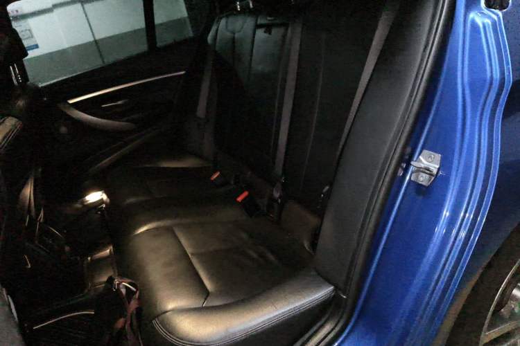 Used BMW 3 Series 2018 320i M Sport Night Edition Left Rear Seat