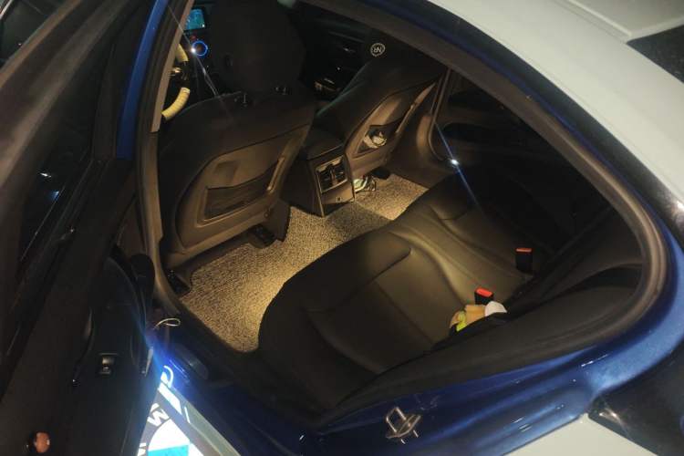 Used BMW 3 Series 2018 320Li Leading Model M Sport Package Left Rear Seat