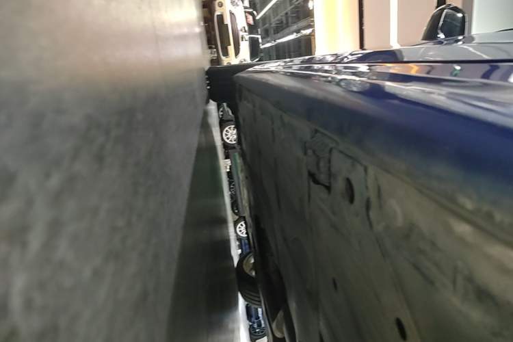 Used BMW 3 Series 2018 320i M Sport Package Left Side Sill