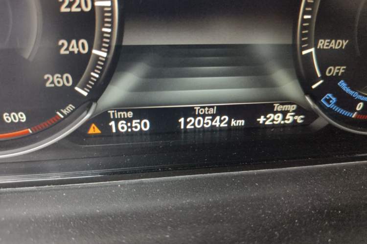 Used BMW 3 Series 2018 330Li M Sport Shadow Edition Odometer Close Up