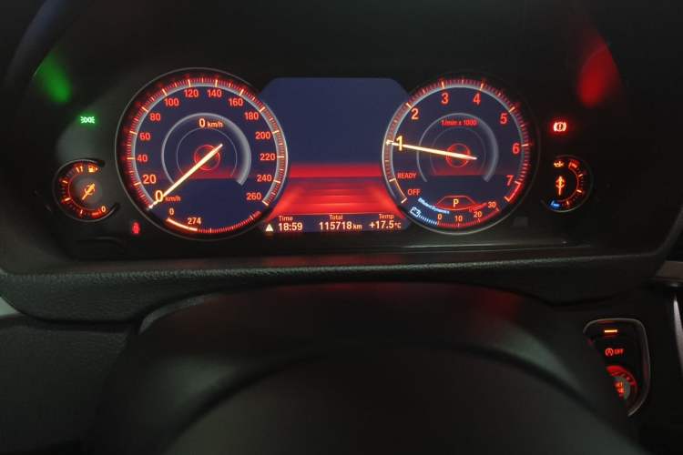 Used BMW 3 Series 2018 320Li Leading Model M Sport Package Odometer Close Up