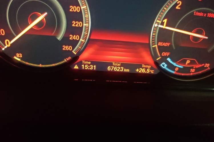 Used BMW 3 Series 2018 320Li Leading Model M Sport Package Odometer Close Up