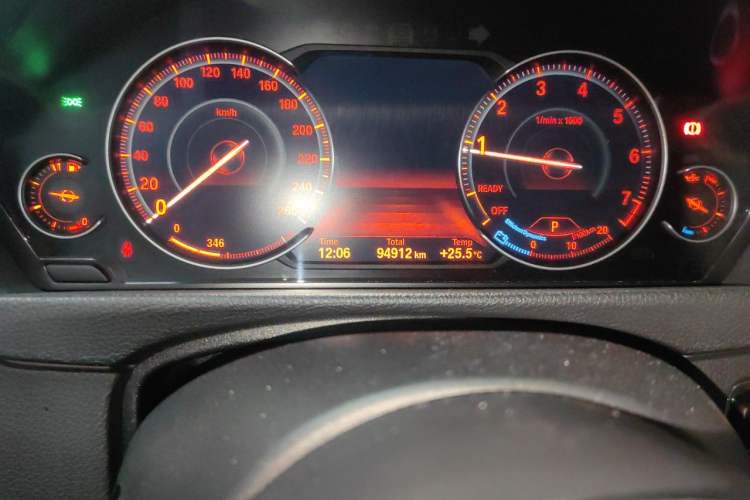 Used BMW 3 Series 2018 320i M Sport Night Edition Odometer Close Up