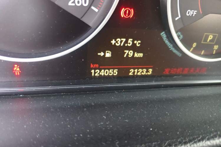 Used BMW 3 Series 2018 320i M Sport Package Odometer Close Up