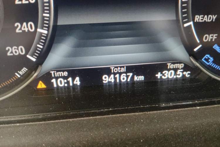 Used BMW 3 Series 2018 320Li Leading Model M Sport Package Odometer Close Up