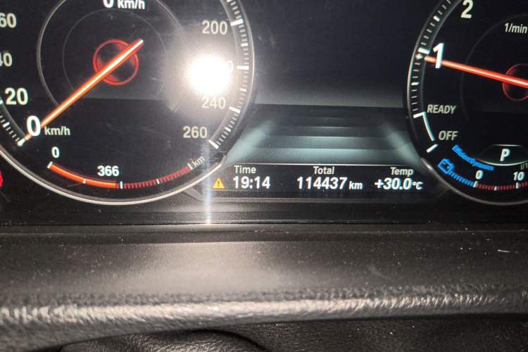 Used BMW 3 Series 2018 320Li Leading Model M Sport Package Odometer Close Up