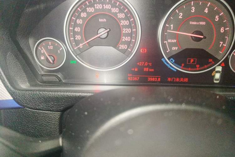 Used BMW 3 Series 2018 320i M Sport Package Odometer Close Up