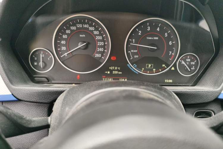 Used BMW 3 Series 2018 320i M Sport Package Odometer Close Up