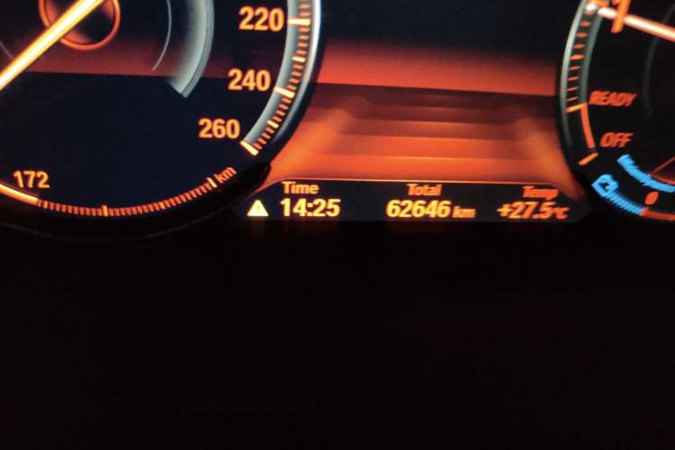 Used BMW 3 Series 2018 320Li Leading Model M Sport Package Odometer Close Up