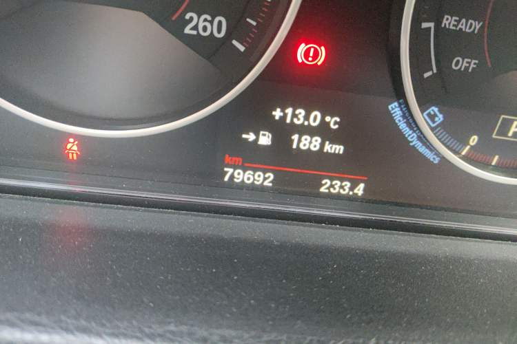 Used BMW 3 Series 2018 320i M Sport Package Odometer Close Up