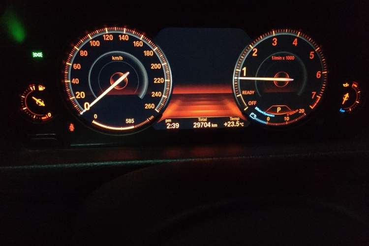 Used BMW 3 Series 2018 320Li Leading Model M Sport Package Odometer Close Up