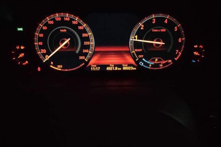 Used BMW 3 Series 2018 320Li Leading Model M Sport Package Odometer Close Up
