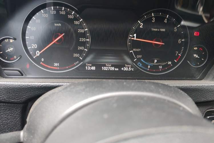 Used BMW 3 Series 2018 320Li Leading Model M Sport Package Odometer Close Up