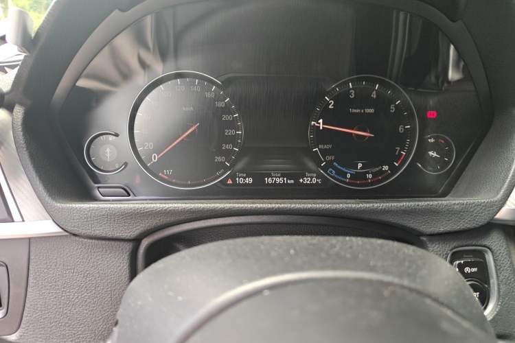 Used BMW 3 Series 2018 320i M Sport Night Edition Odometer Close Up