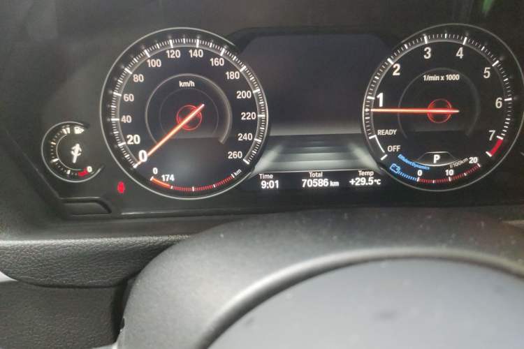Used BMW 3 Series 2018 330Li M Sport Shadow Edition Odometer Close Up
