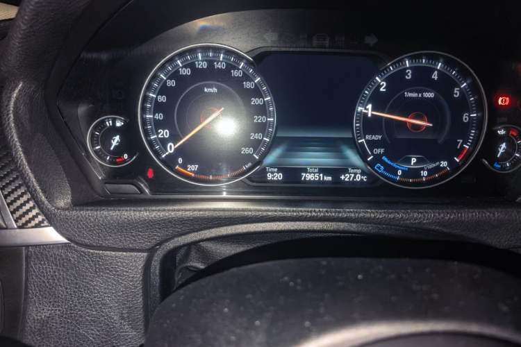 Used BMW 3 Series 2018 320Li Leading Model M Sport Package Odometer Close Up