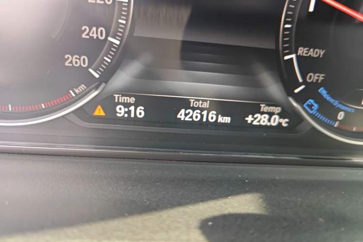 Used BMW 3 Series 2018 320Li Leading Model M Sport Package Odometer Close Up