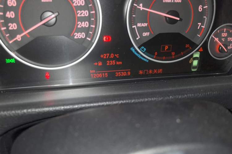 Used BMW 3 Series 2018 320i M Sport Package Odometer Close Up