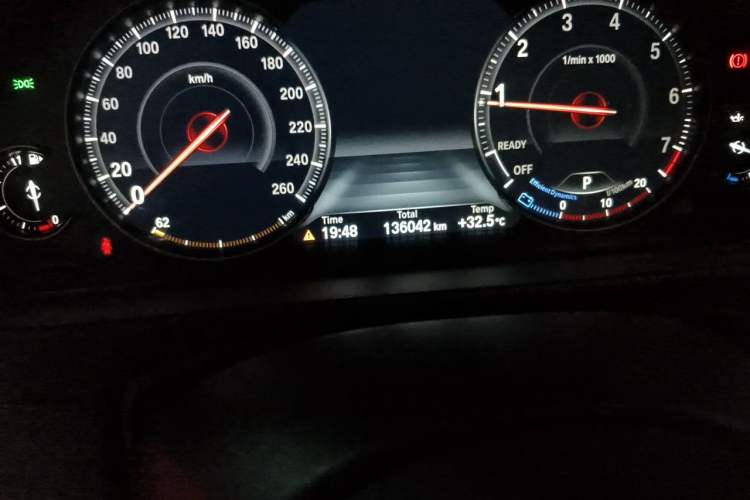Used BMW 3 Series 2018 320Li Leading Model M Sport Package Odometer Close Up