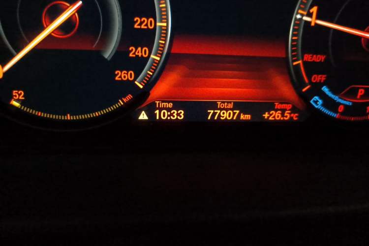 Used BMW 3 Series 2018 330Li M Sport Shadow Edition Odometer Close Up