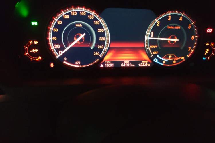 Used BMW 3 Series 2018 320Li Leading Model M Sport Package Odometer Close Up
