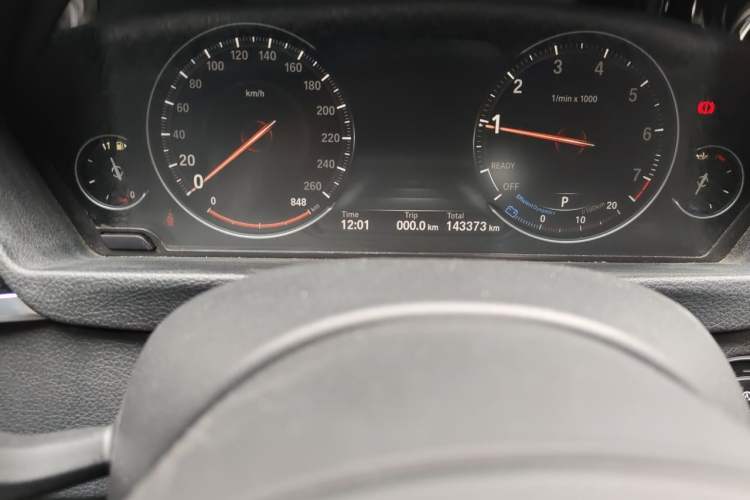 Used BMW 3 Series 2018 320Li Leading Model M Sport Package Odometer Close Up