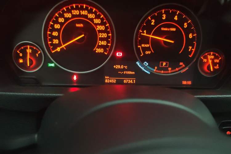 Used BMW 3 Series 2018 320i M Sport Package Odometer Close Up