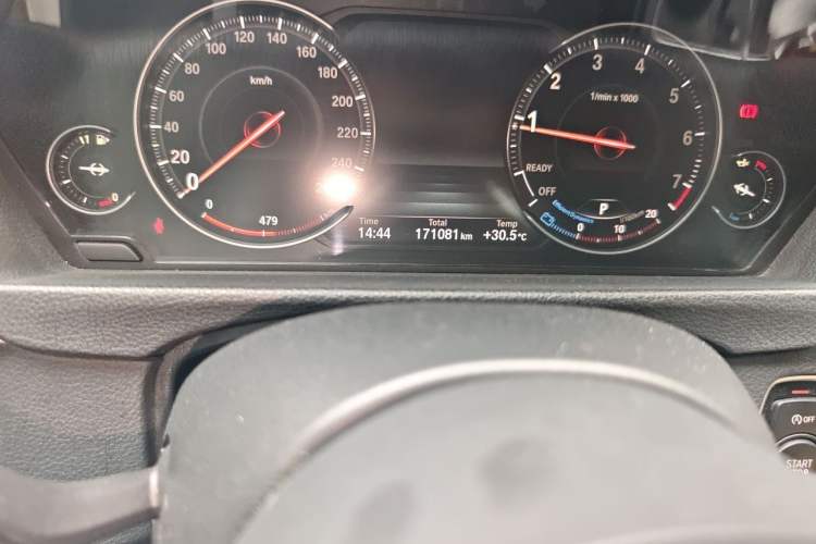 Used BMW 3 Series 2018 320Li Leading Model M Sport Package Odometer Close Up