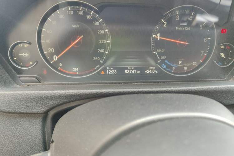 Used BMW 3 Series 2018 320Li Leading Model M Sport Package Odometer Close Up