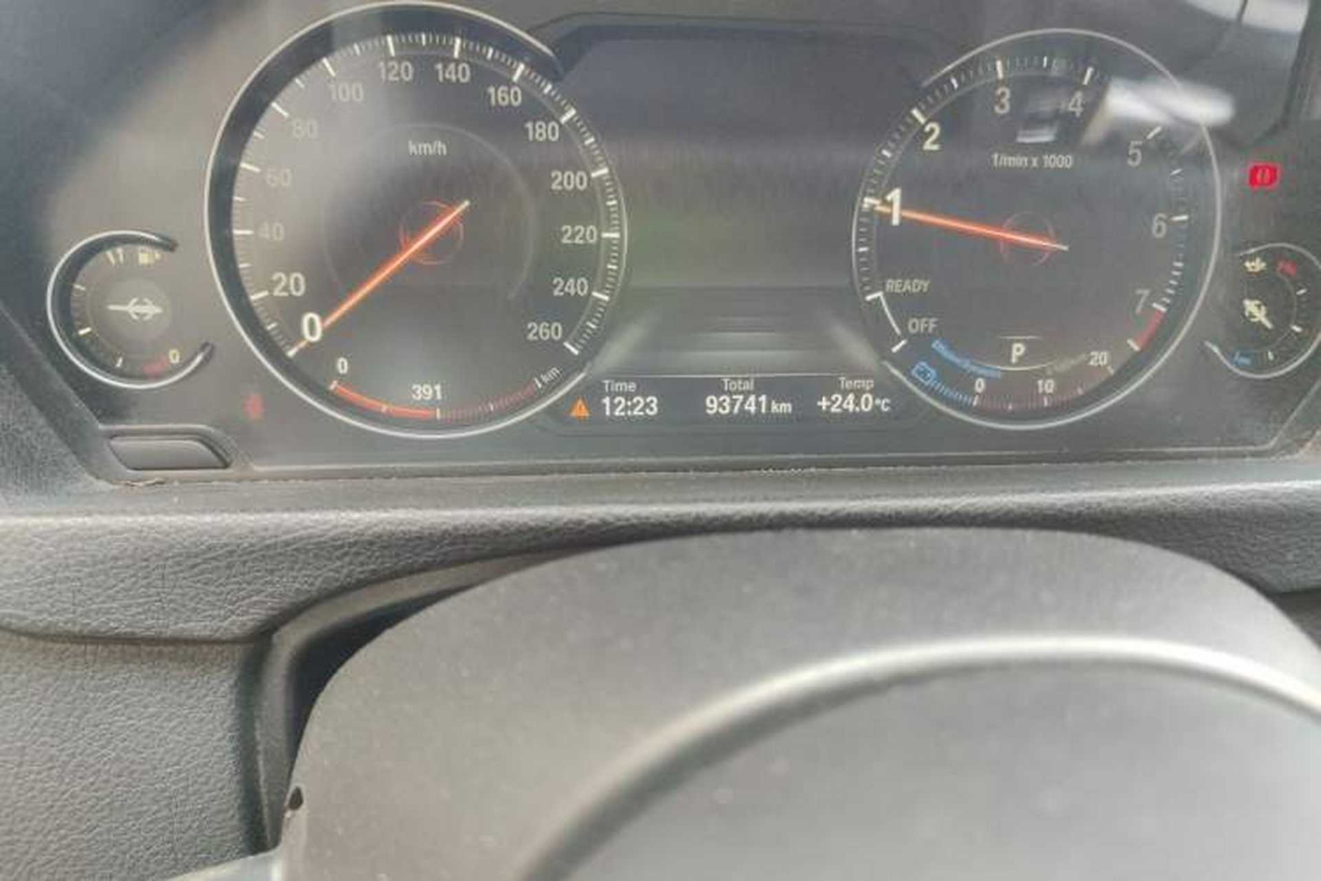 Used BMW 3 Series 2018 320Li Leading Model M Sport Package Odometer Close Up