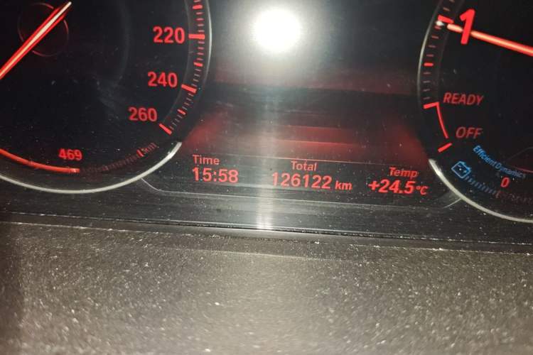 Used BMW 3 Series 2018 320i M Sport Night Edition Odometer Close Up