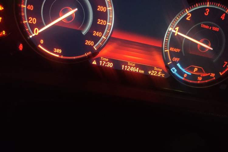 Used BMW 3 Series 2018 320Li Leading Model M Sport Package Odometer Close Up
