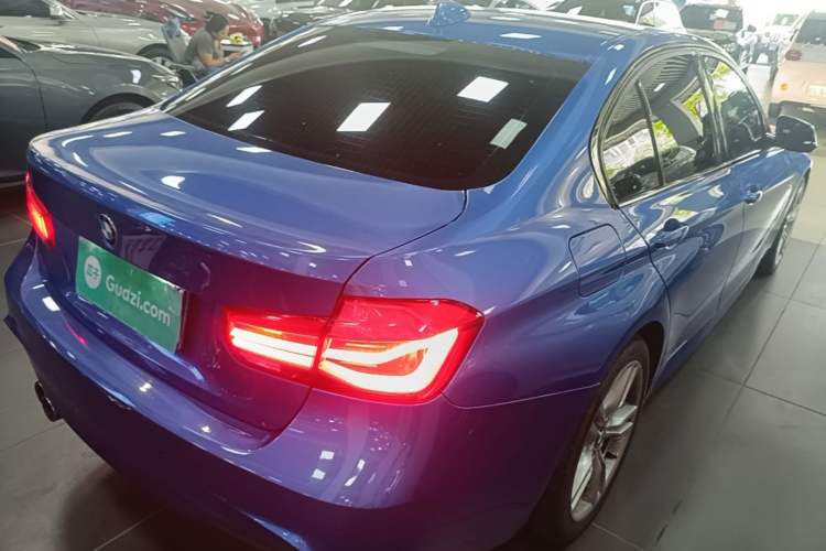 Used BMW 3 Series 2018 320i M Sport Package Rear Right 45 Deg