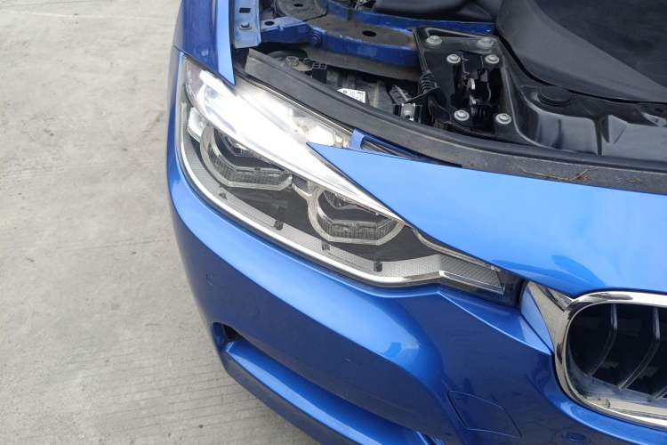Used BMW 3 Series 2018 320i M Sport Package Right Front Headlight