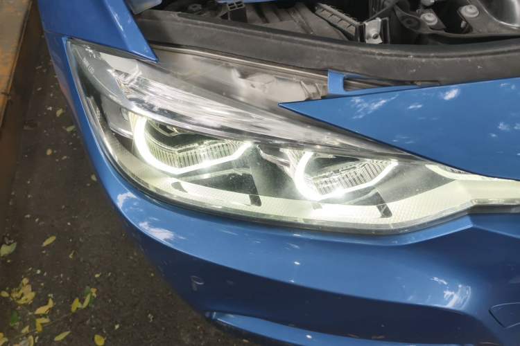 Used BMW 3 Series 2018 320i M Sport Package Right Front Headlight