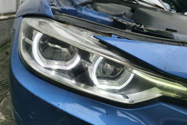 Used BMW 3 Series 2018 320i M Sport Package Right Front Headlight
