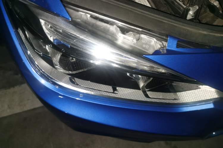 Used BMW 3 Series 2018 320i M Sport Package Right Front Headlight