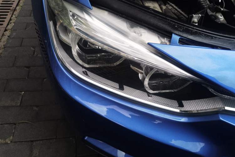 Used BMW 3 Series 2018 320i M Sport Package Right Front Headlight