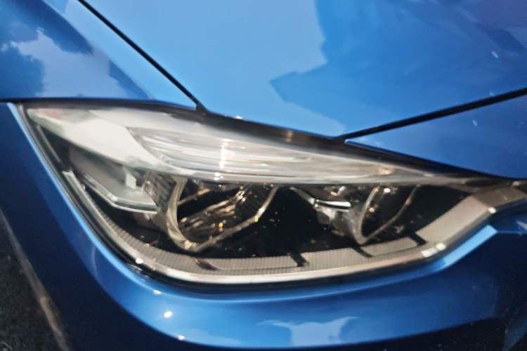 Used BMW 3 Series 2018 320i M Sport Package Right Front Headlight
