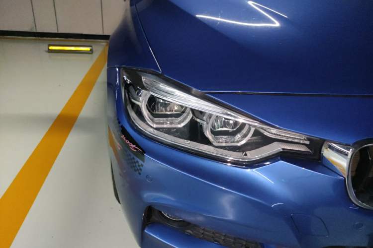 Used BMW 3 Series 2018 320i M Sport Package Right Front Headlight
